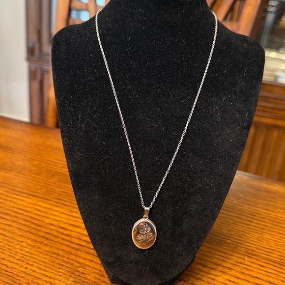 Elegant Silver and Copper Necklace - Picture 3 of 6